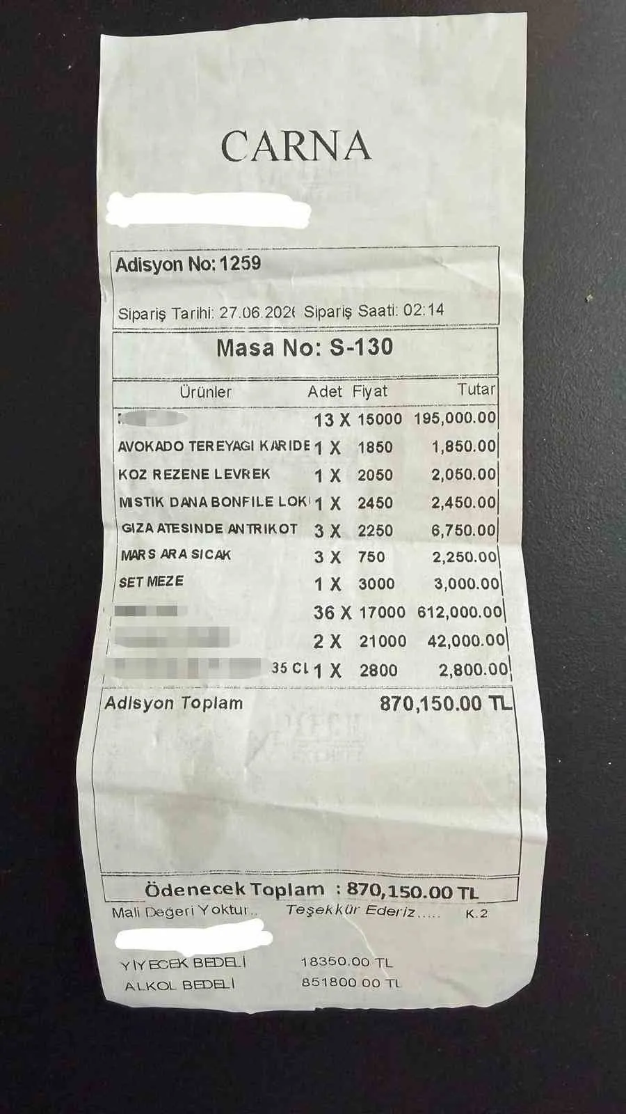 Alaçatı’da şampanya yağmuru: Bir masaya gelen hesap küçük bir servet değerinde