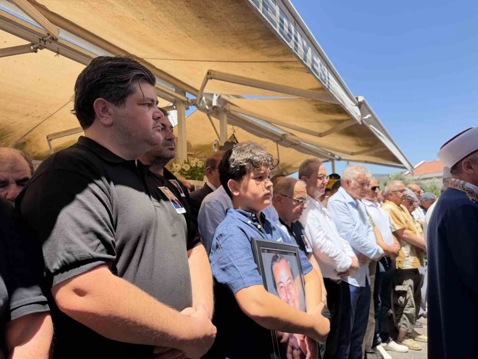 Kuşadası bir değerini kaybetti: Eski başkan Engin Berberoğlu dualarla uğurlandı