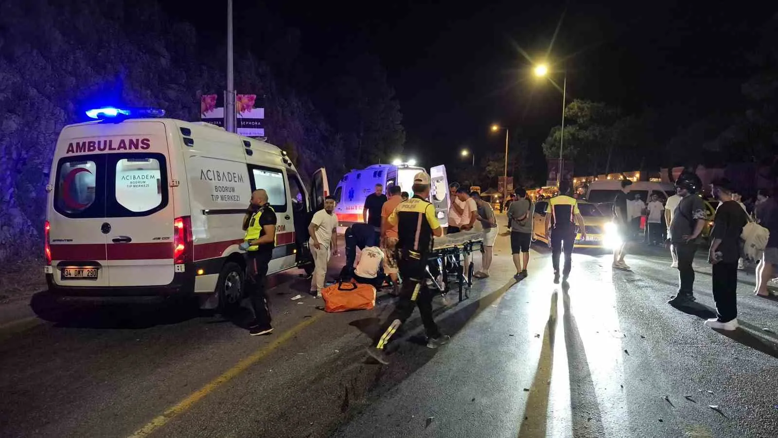 Bodrum'da gece yarısı dehşeti: Taksi ile motosikletin çarpıştığı kazada acı haber