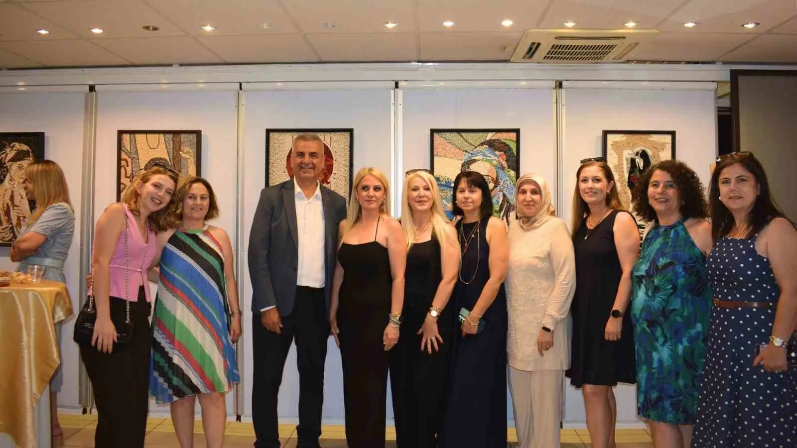 Taşın ve tuvalin dile geldiği sergi: Bir yılın sabrı Etnografya Müzesi'nde