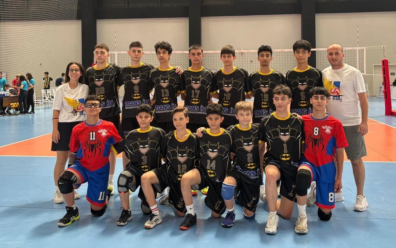 Manisa voleybolunda büyük gurur: Akhisar’dan gelen başarı şehre çifte bilet kazandırdı