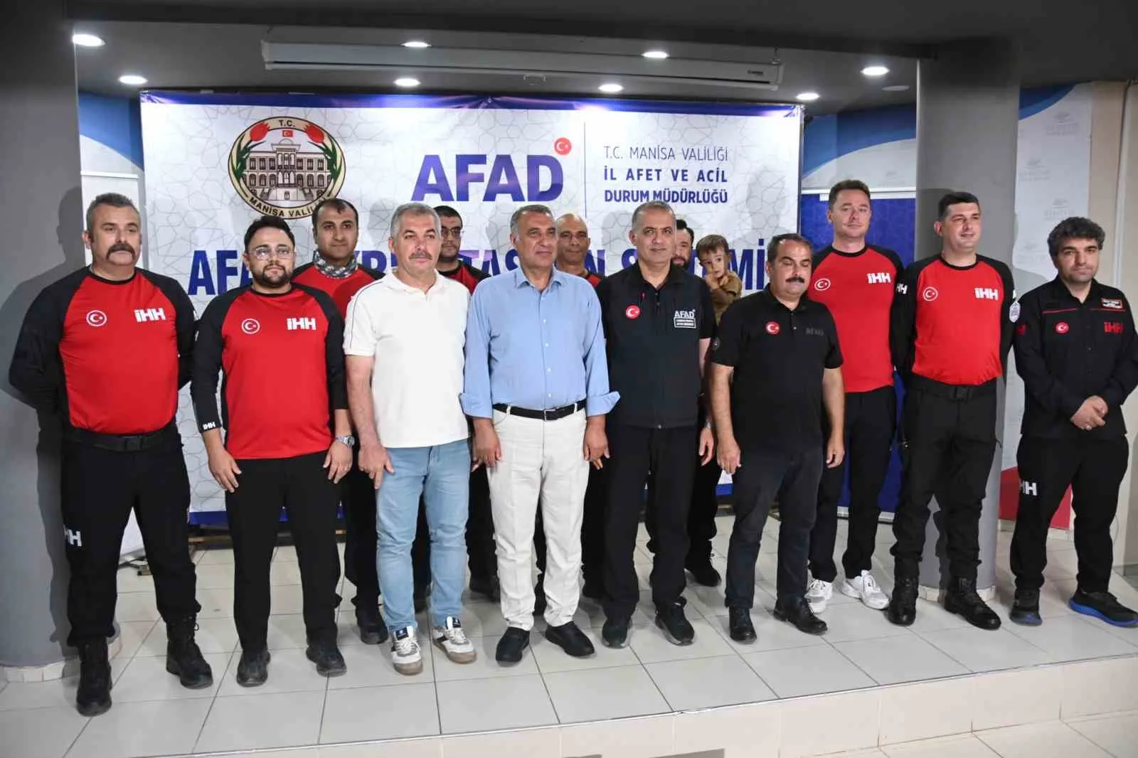 Manisa’da arama kurtarma ekiplerine kritik görev nişanı: Sahadaki güçleri tescillendi