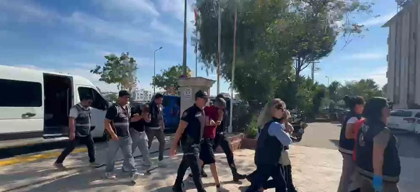 Didim'de kirli tezgah çöktü: İki aylık takip sonrası şafak operasyonu
