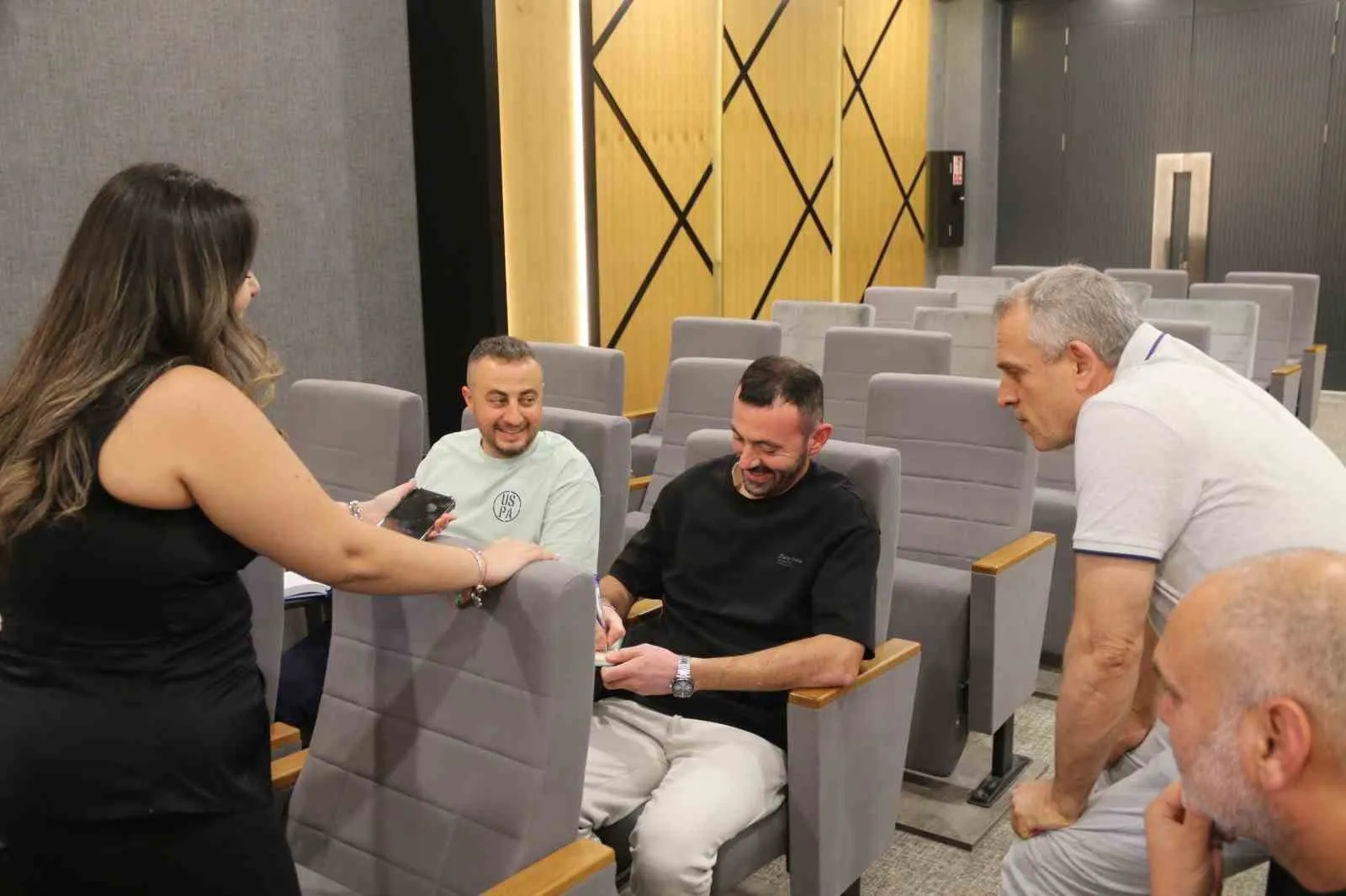 Sanayide yeni nesil yönetim anlayışı: Mavi yaka liderleri Kütahya’da buluştu
