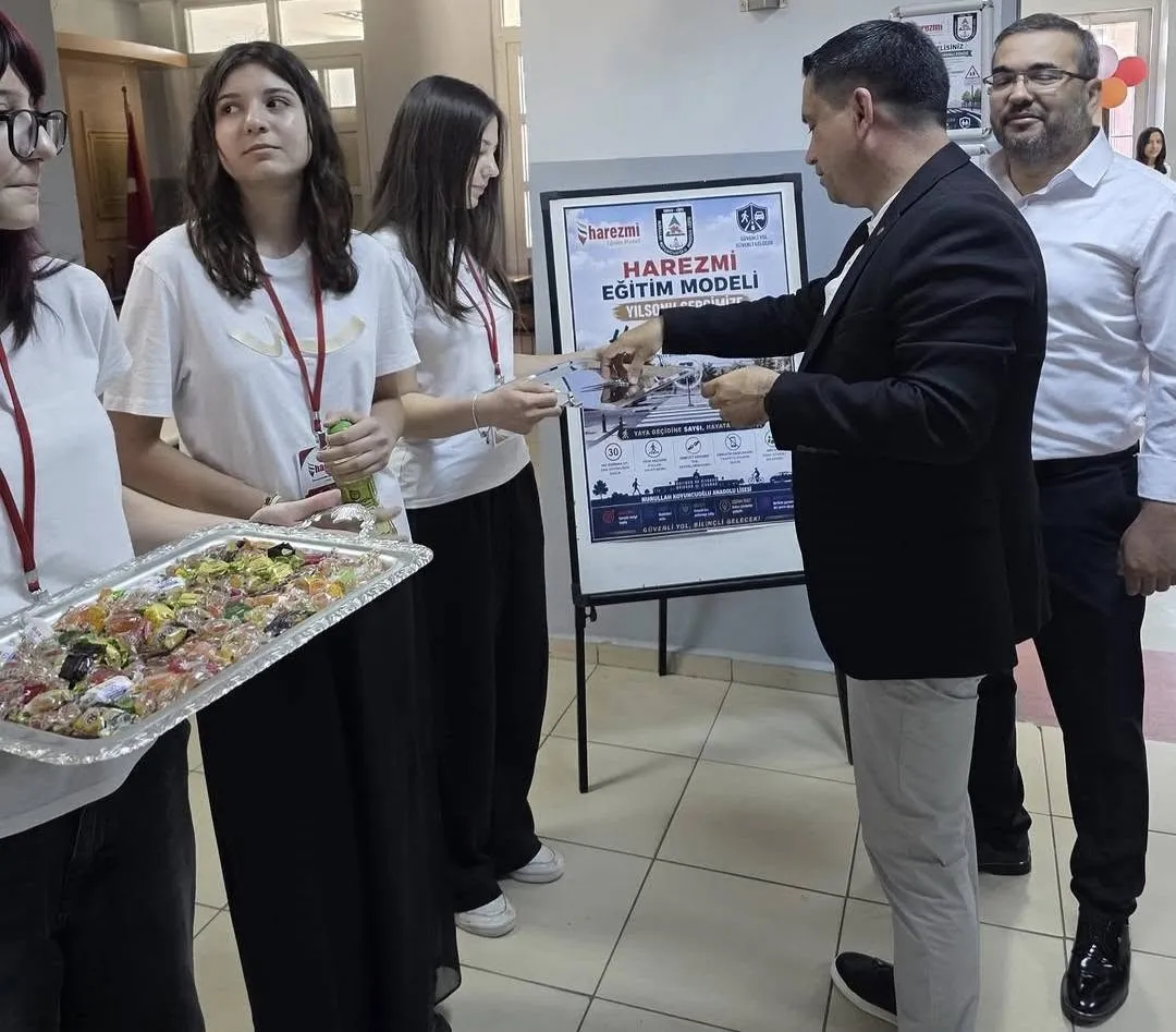 Simavlı gençlerden trafik güvenliğine yaratıcı dokunuş
