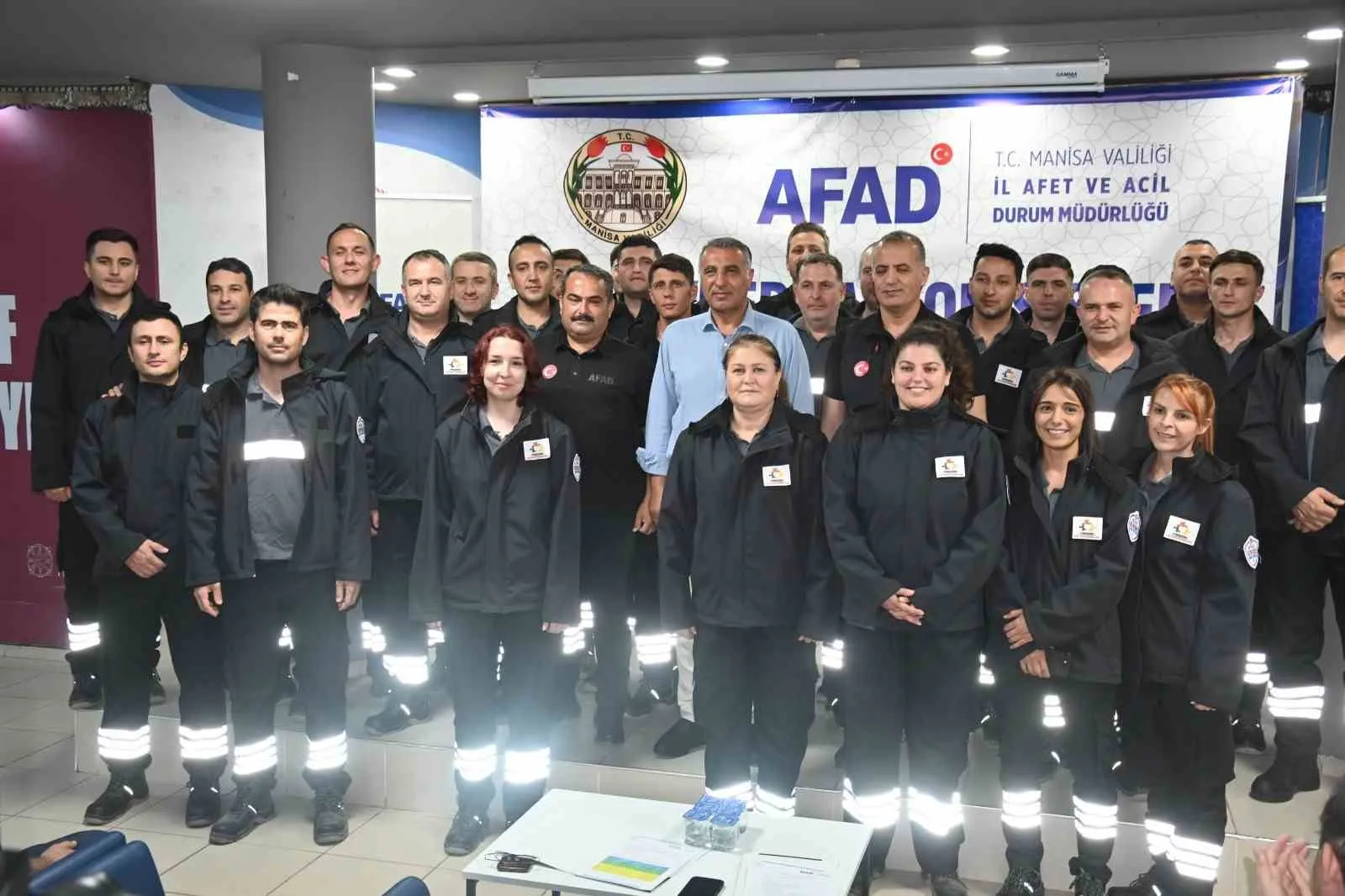 Manisa’da arama kurtarma ekiplerine kritik görev nişanı: Sahadaki güçleri tescillendi