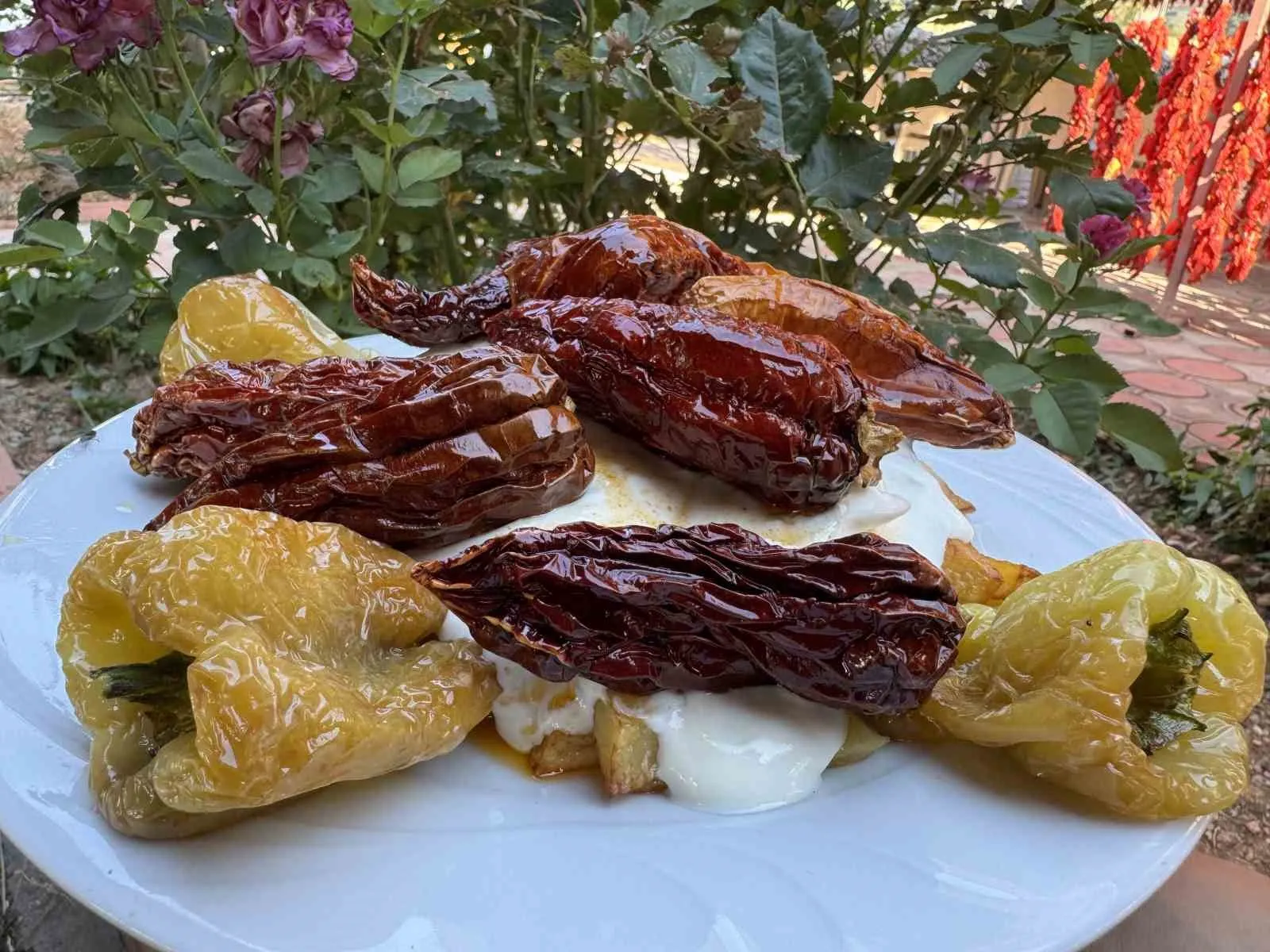 Denizli’nin tescilli lezzeti sofralarda: Kale Biberi tatar ve cips haliyle kapış kapış gidiyor