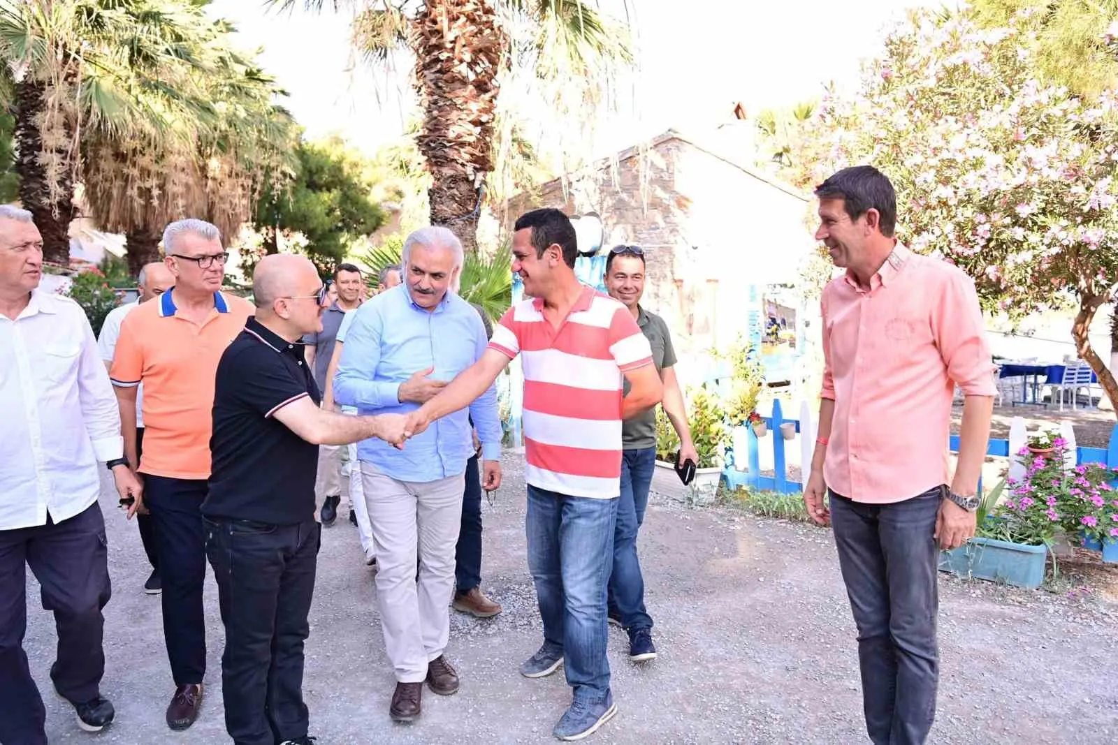 Vali Varol’dan Söke’de saha çıkarması: Esnafın sesine kulak verdi