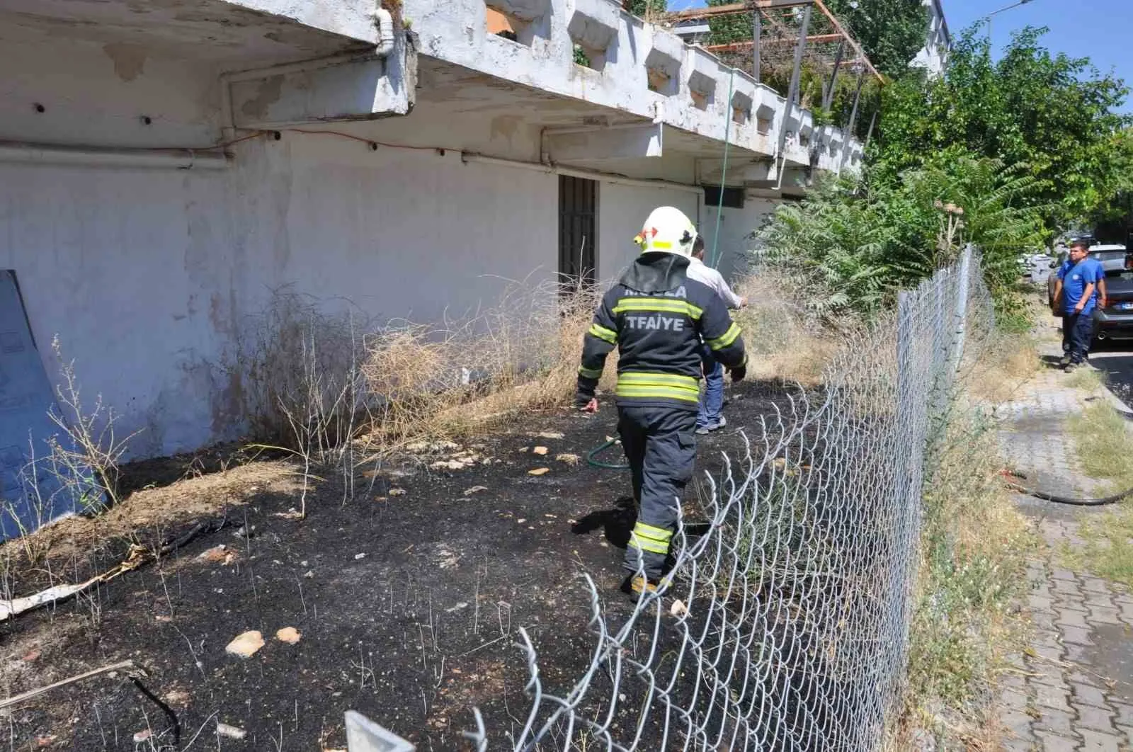 Menteşe'de korkutan ot yangını: Vatandaşlar seferber oldu