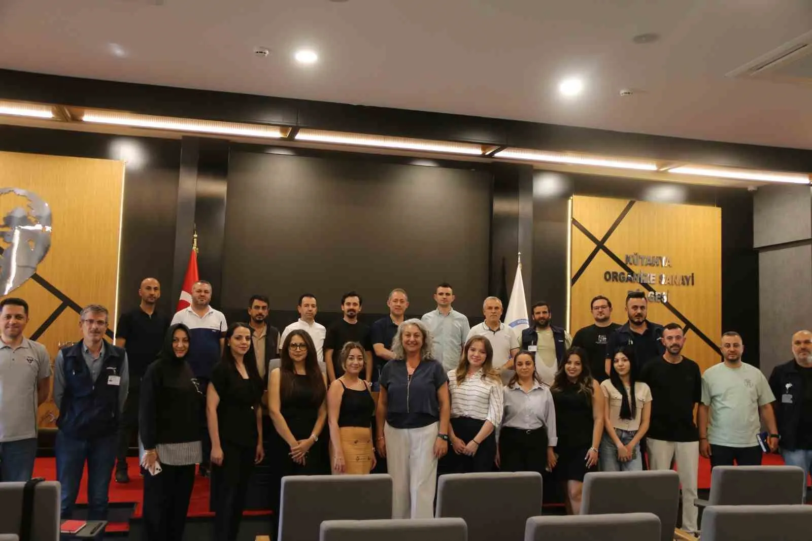 Sanayide yeni nesil yönetim anlayışı: Mavi yaka liderleri Kütahya’da buluştu