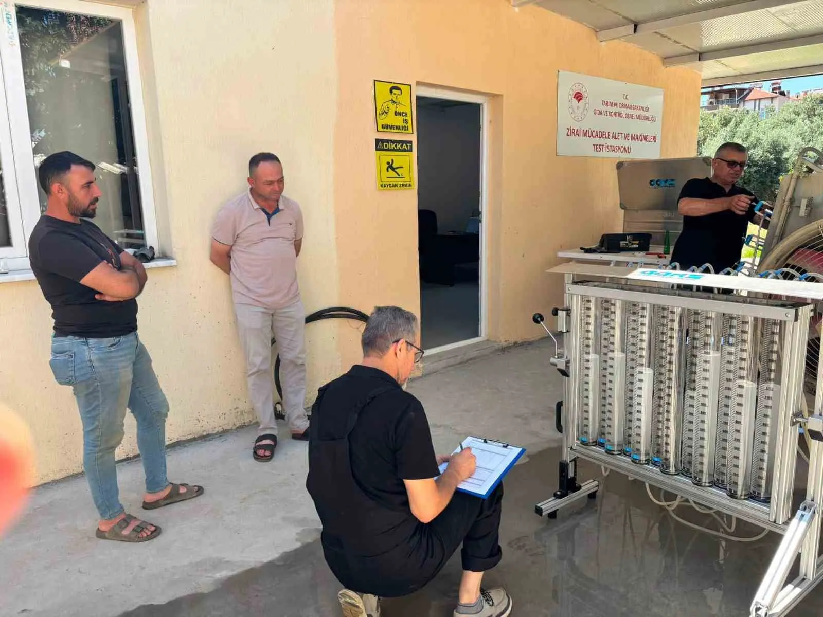 Sarıgöl'de tarımda kalite dönemi: İlaçlama makineleri artık bilimsel testten geçiyor