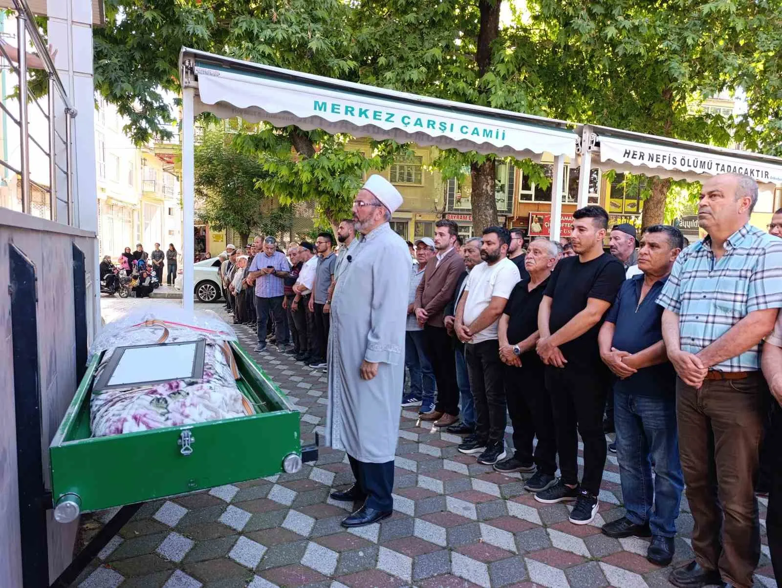Otomobilde bulunan iki gençten acı haber: Cansu Zengin son yolculuğuna uğurlandı