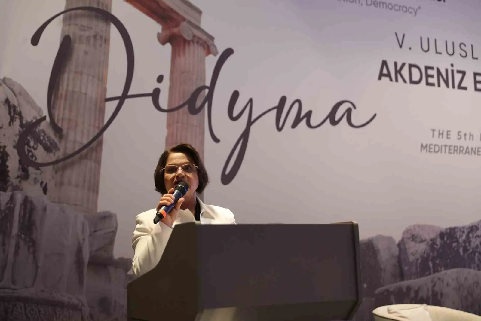 Apollon’un gölgesinde demokrasi rüzgarı: Didim’de düşünce şöleni