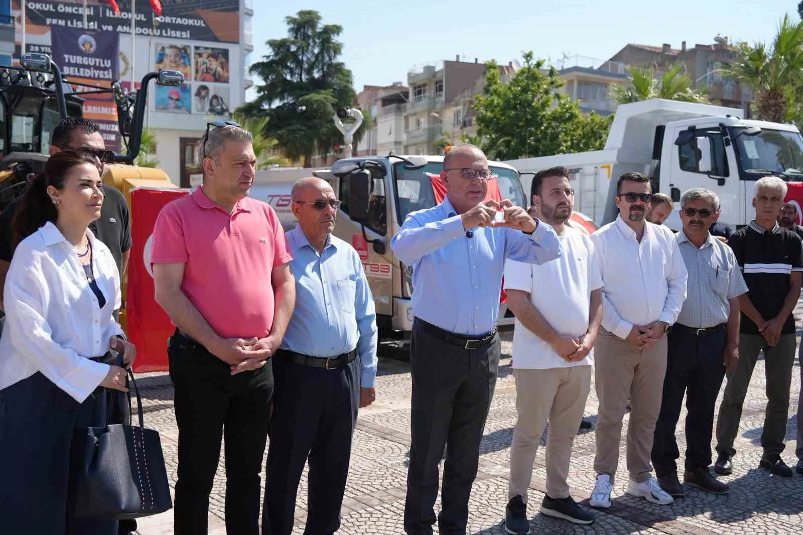 Turgutlu Belediyesi’nden dev hamle: 13 aylık bekleyiş sona erdi, yeni araçlar sahaya indi