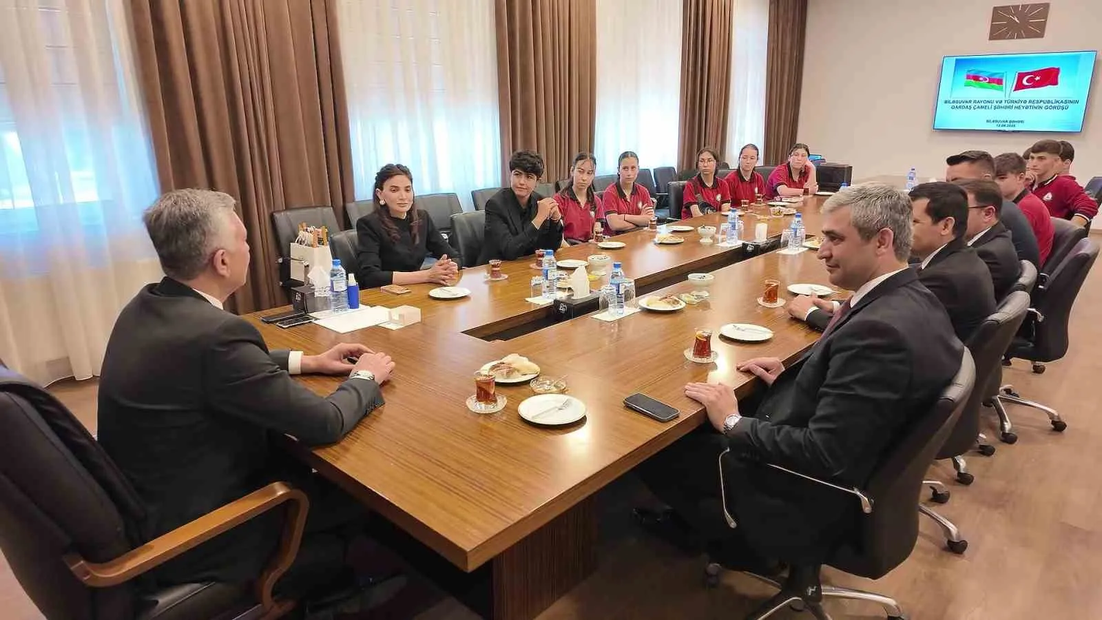 Denizli ve Bilesuvar arasında eğitim kardeşliği: Çameli heyetine Azerbaycan'da görkemli karşılama