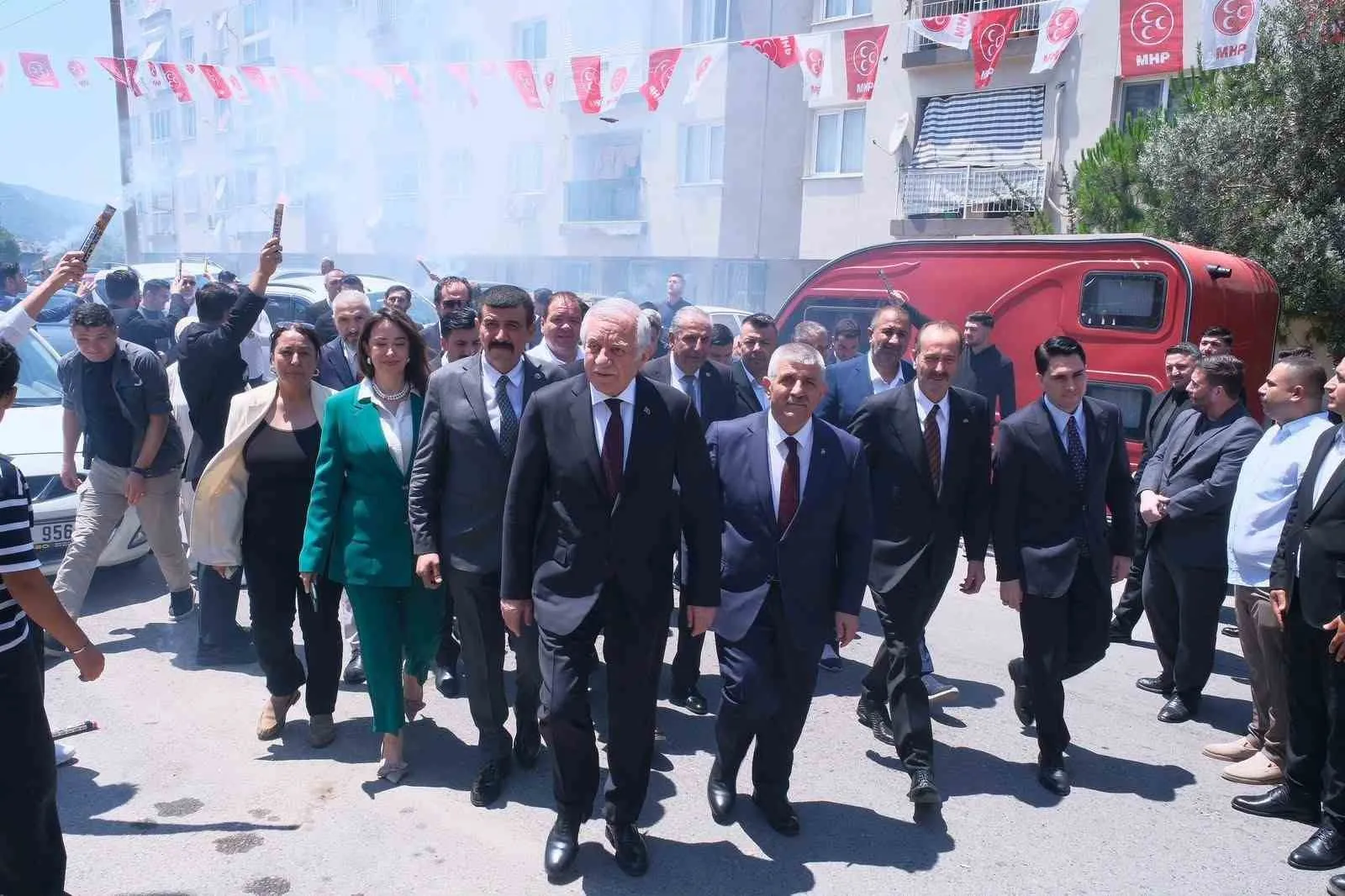 MHP İzmir’de Karabağlar Kongresi: Terörle Mücadele İçin Kararlılık Vurgusu