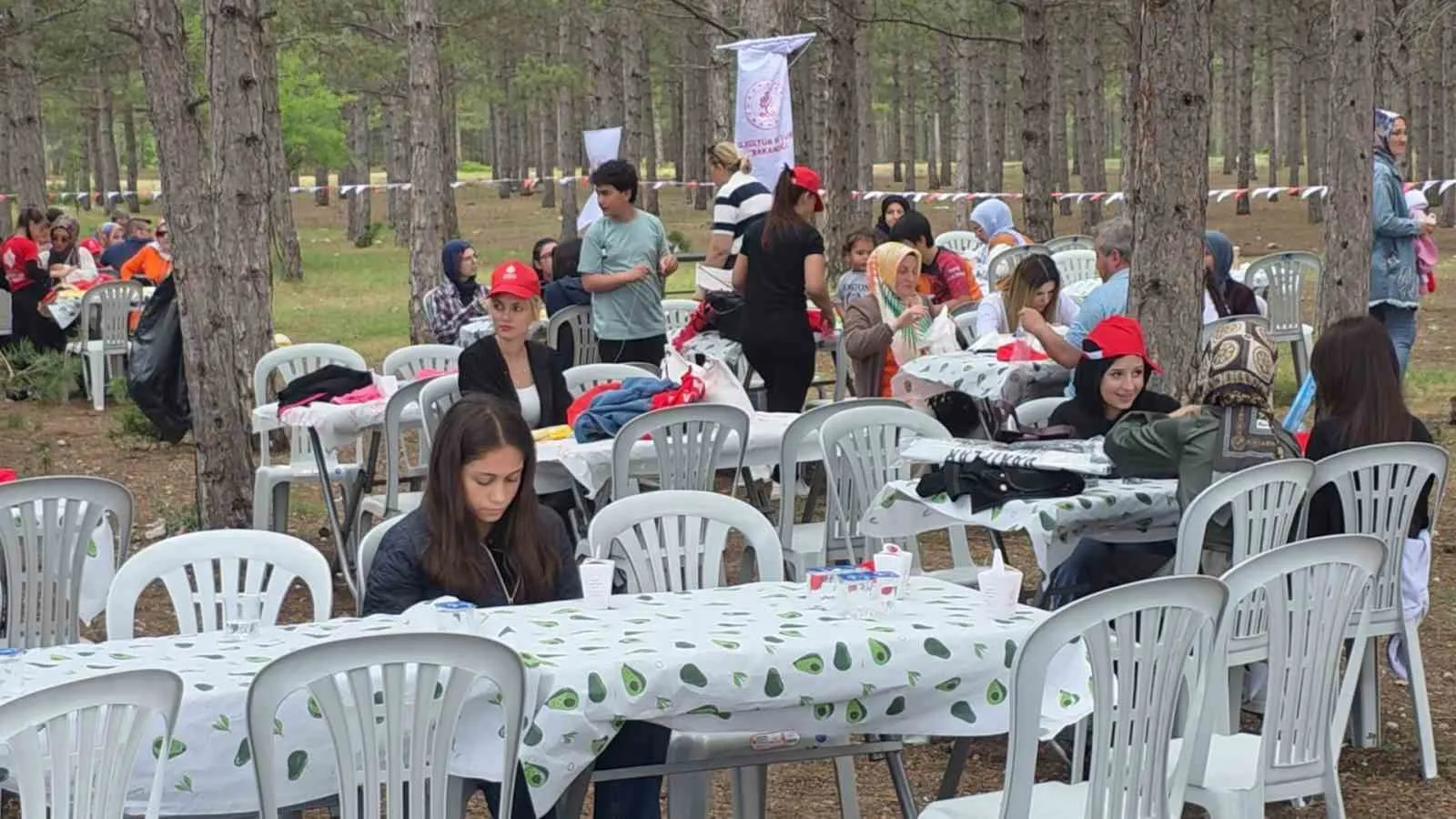 Asırlık vakıf geleneği Kütahya’da yeniden canlandı: Öğrenciler doğayla buluştu
