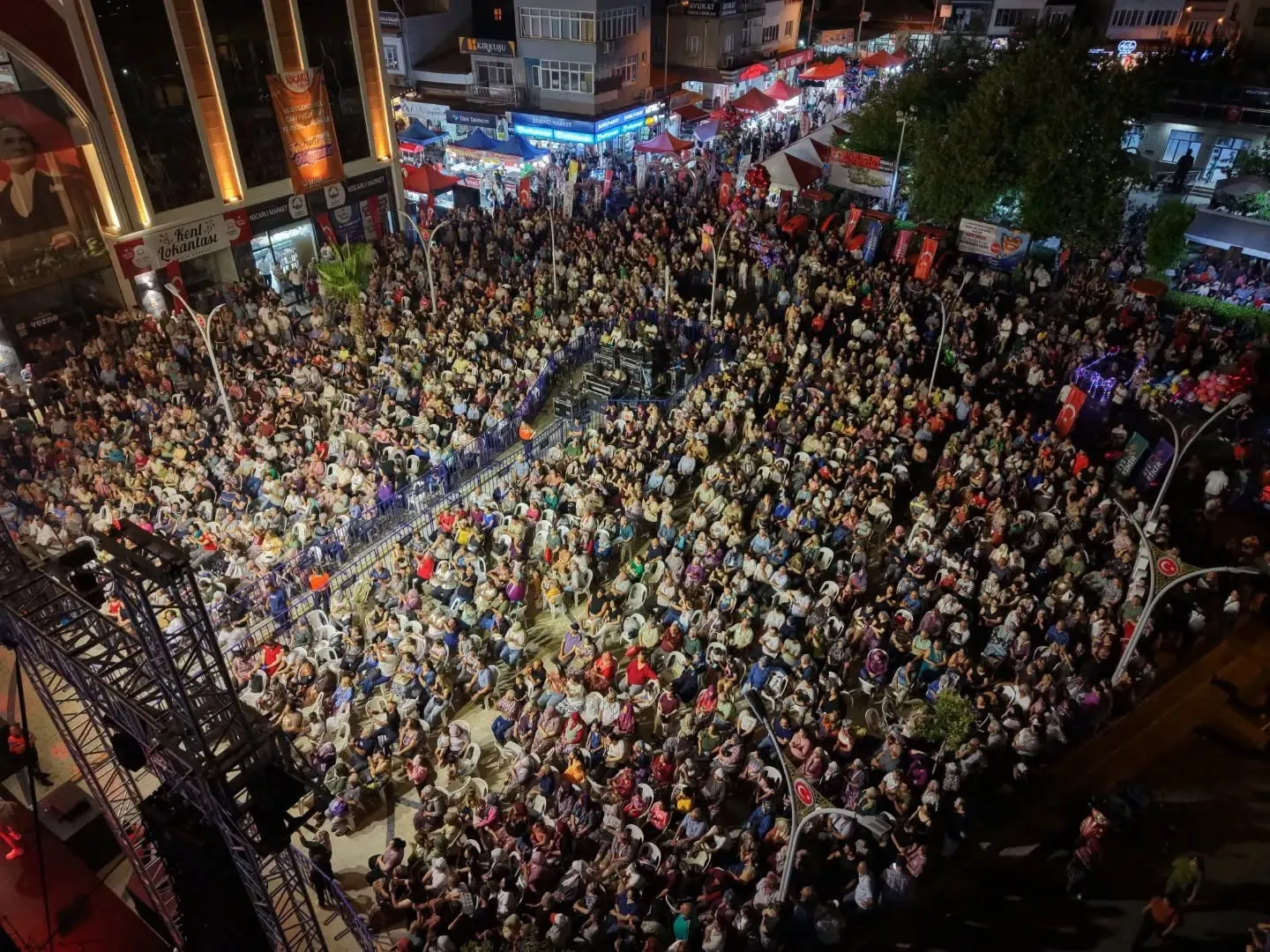 Koçarlı’da fıstık tadında eğlence: Ayşe Dinçer rüzgarı esti