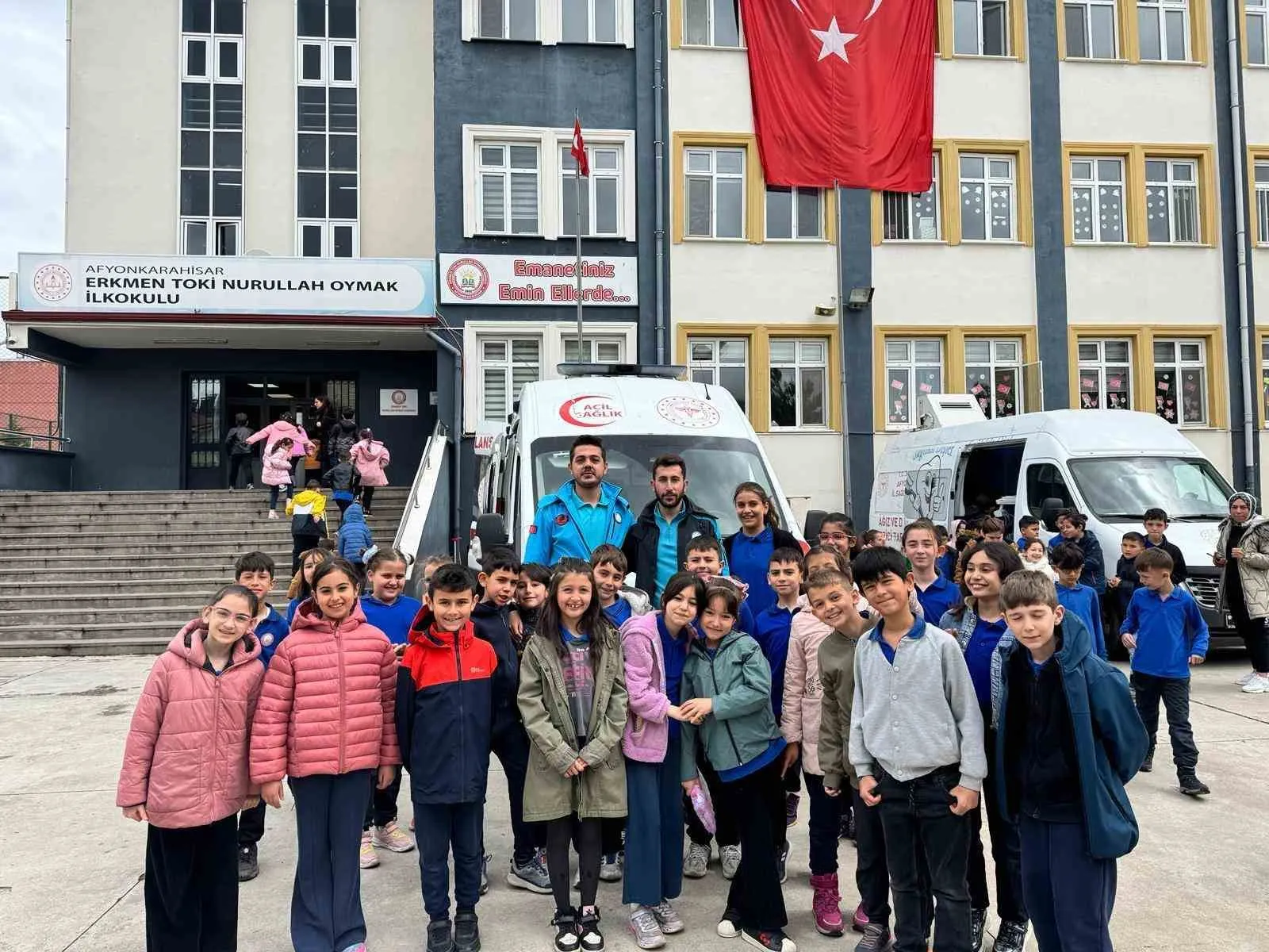 Afyonkarahisar'da miniklerin sağlık karnesi başarıyla doldu: 9 bin öğrenciye eğitim verildi