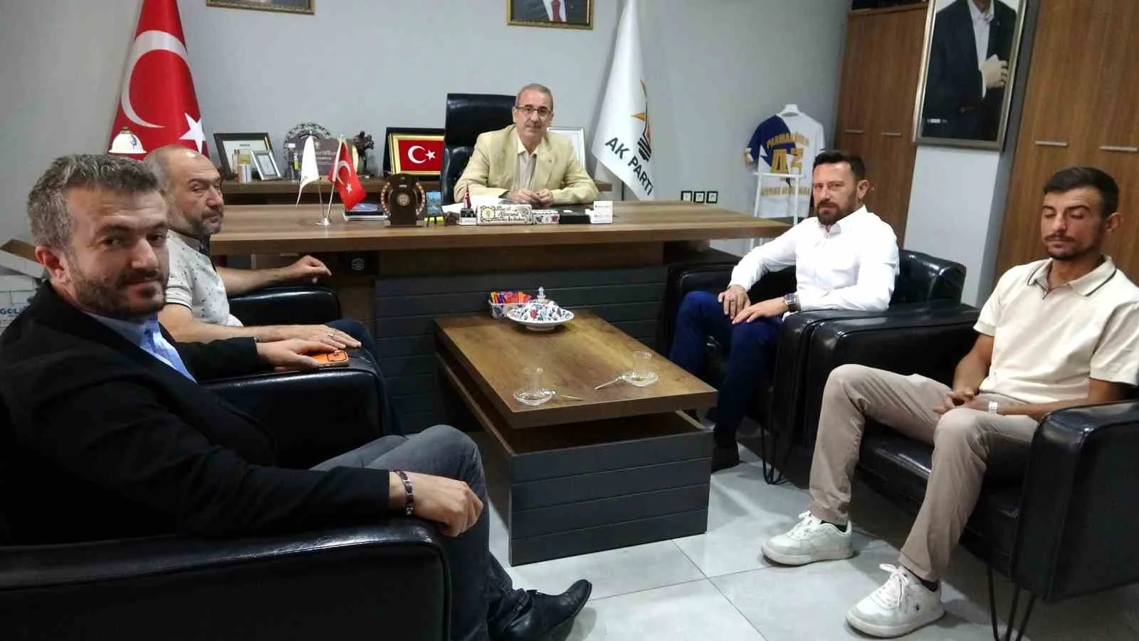 Kütahya’da siyasi transfer: Üç isim rotayı AK Parti’ye çevirdi