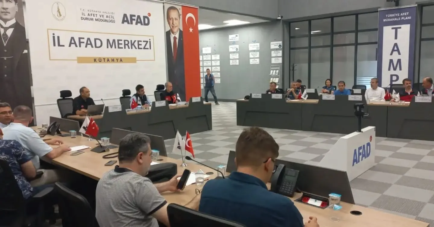 Kütahya'da afet yönetimi için dev prova: Ekipler senaryo gereği teyakkuza geçti
