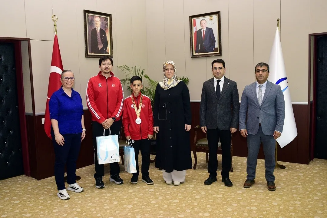 Manisalı genç karateciden Balkanlar'da büyük gurur