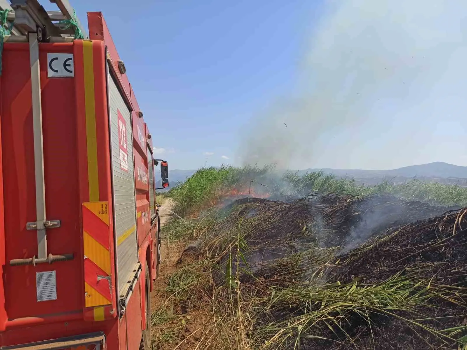 Manisa’da termometreler yükseldi, itfaiye ekipleri alarma geçti: 24 saatte 50 yangın