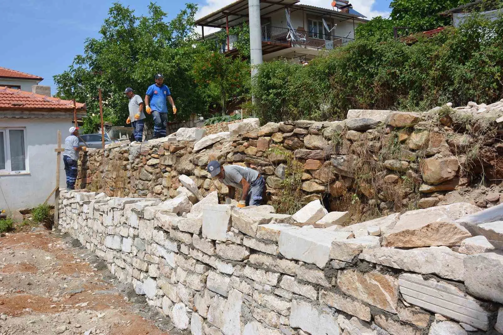 Babadağ'da hizmet seferberliği: Başkan Kumral sahadaki çalışmaları bizzat denetledi