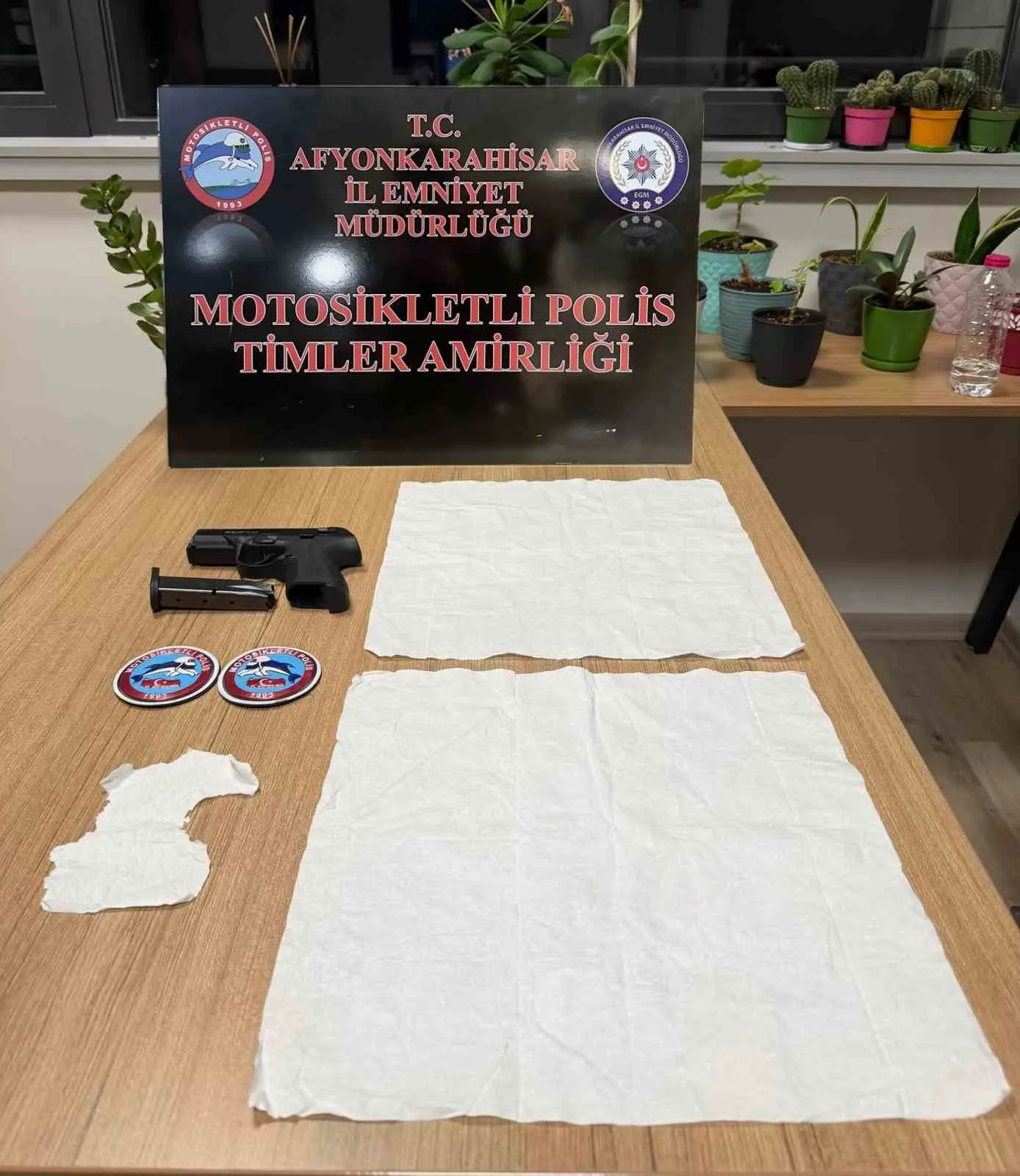 Afyonkarahisar polisinden huzur operasyonu: Bir haftada 29 aranan şahıs yakalandı