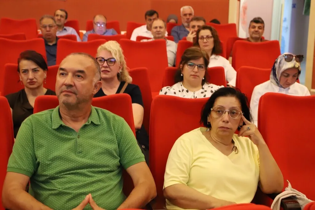 İş dünyasında başarıyı getiren anahtar: Protokol ve iletişim sanatı