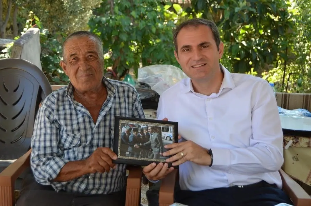 Bayındır’da duygusal gün: Kıbrıs gazileri evlerinde ağırlandı