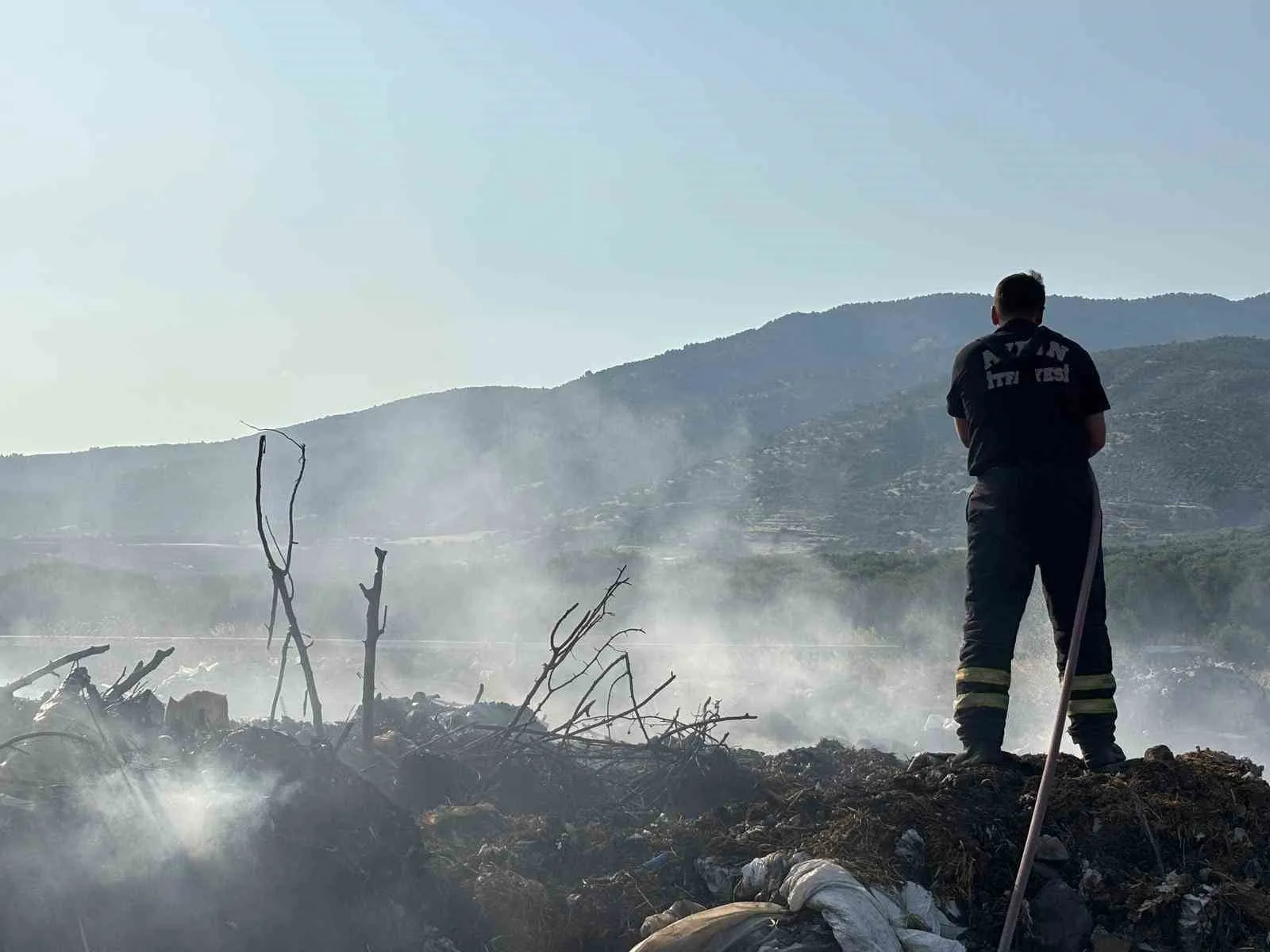 Aydın'da itfaiye alarmda: 192 saatte 445 yangın söndürüldü