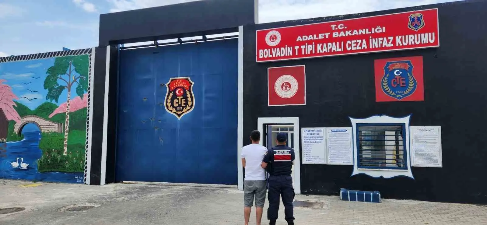 Afyonkarahisar'da huzur operasyonu: Aranan 46 şüpheli kıskıvrak yakalandı