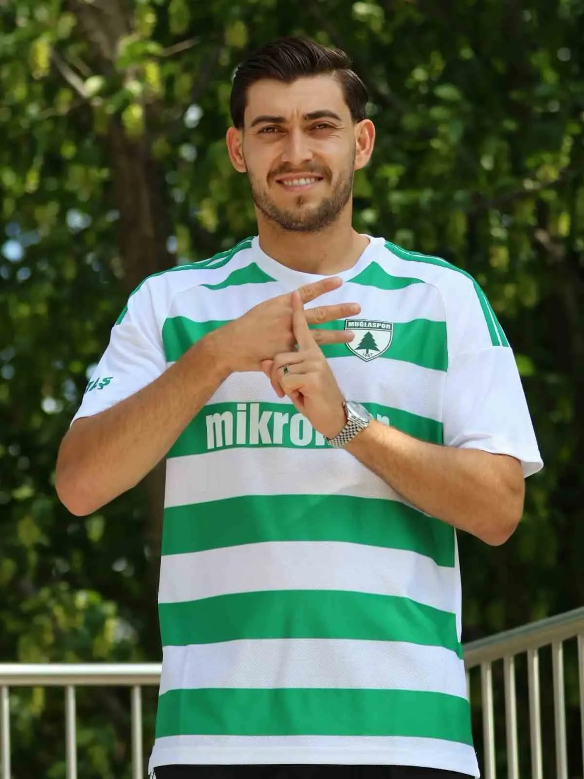 Muğlaspor'un orta saha hamlesi ses getirdi: Ali Kaan Güneren imzayı attı