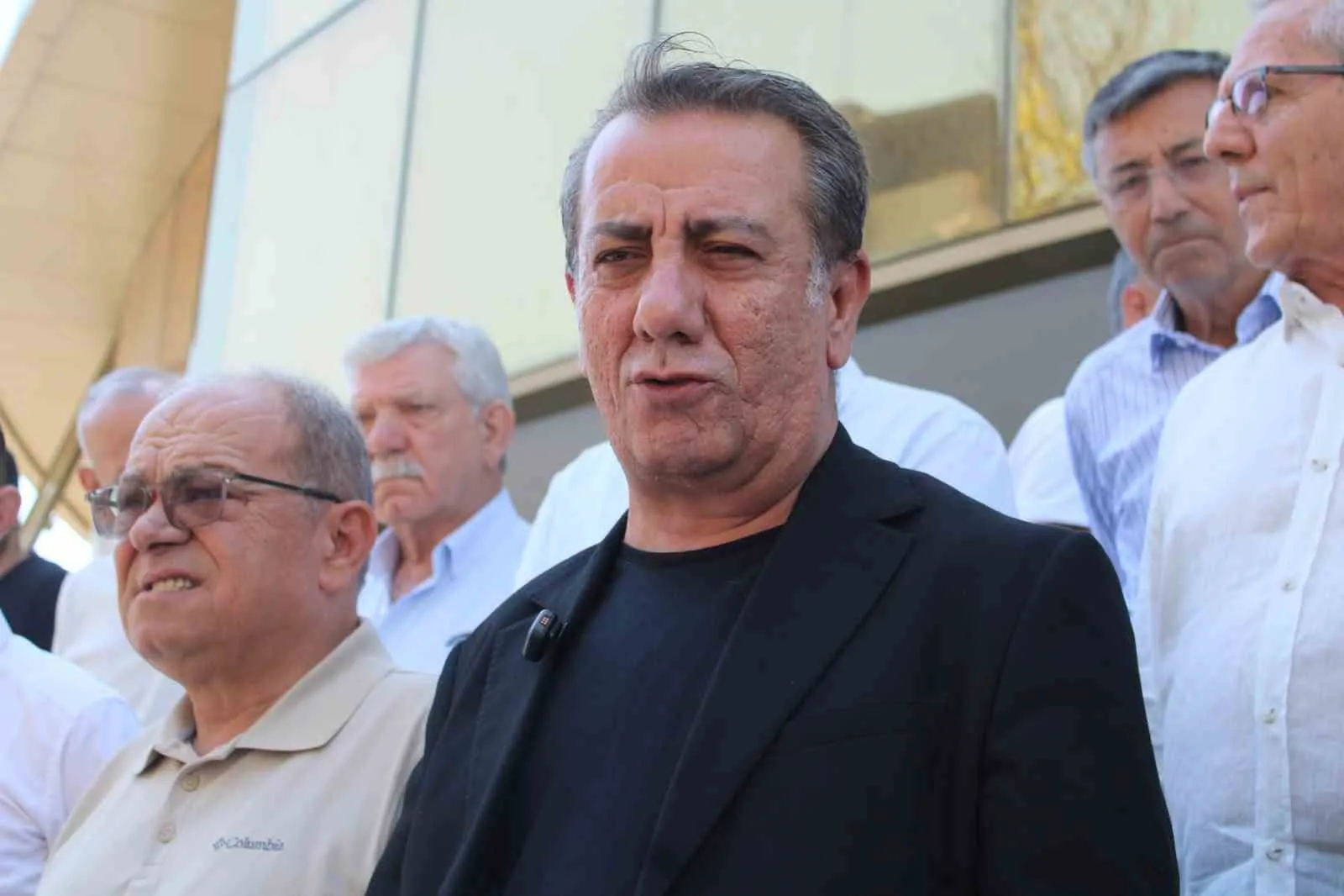 Aydın Büyükşehir Meclisi’nde sinek ilacı protestosu: Kürsüye bırakılan şişe tartışma yarattı