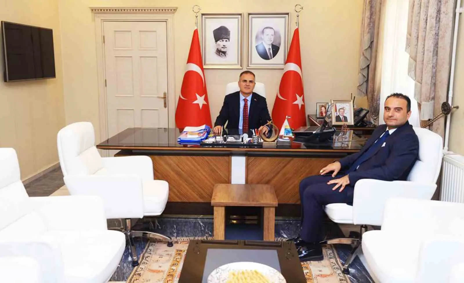 Muğla’da idari kadroda değişim: Milas ve Menteşe’nin yeni kaymakamları mesaiye başladı