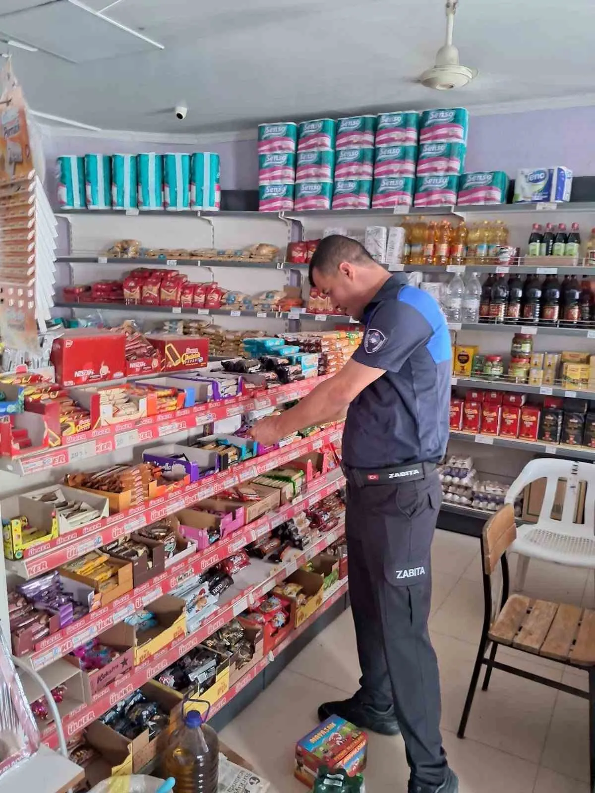 Koçarlı’da zabıta ekiplerinden marketlere yakın takip: Etiket ve hijyen denetimi