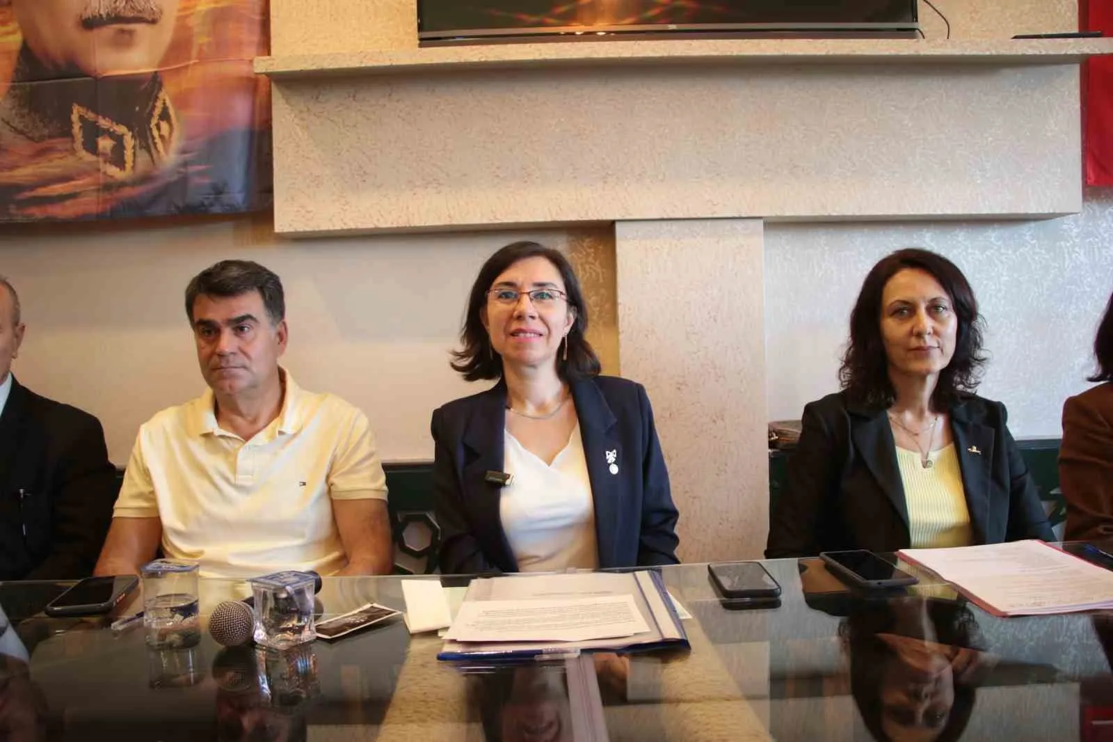 Uşak’ta hizmet seferberliği: Başkan Vekili Terekeci Özkan projeleri tek tek açıkladı