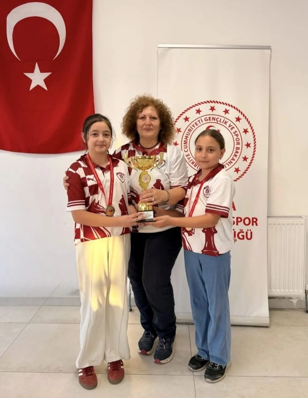 Manisa satranç sahnesinde Yunusemre fırtınası: Hedef artık Türkiye şampiyonluğu