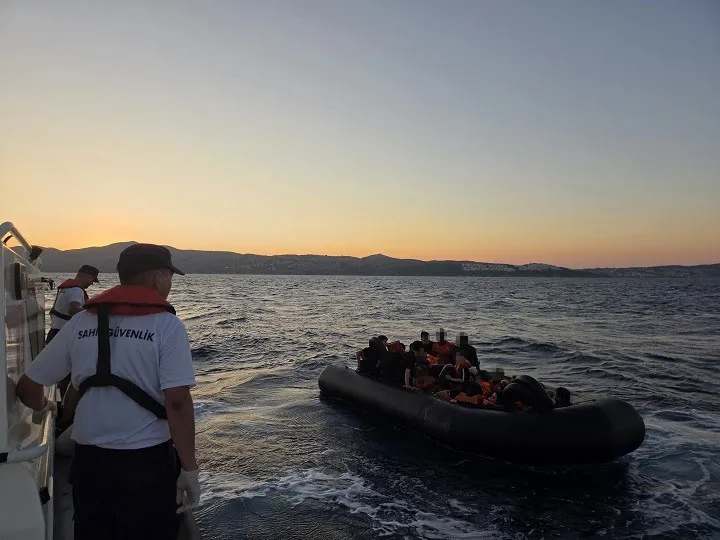 Ege Denizi'nde düzensiz göç hareketliliğine geçit yok: 80 kişi yakalandı