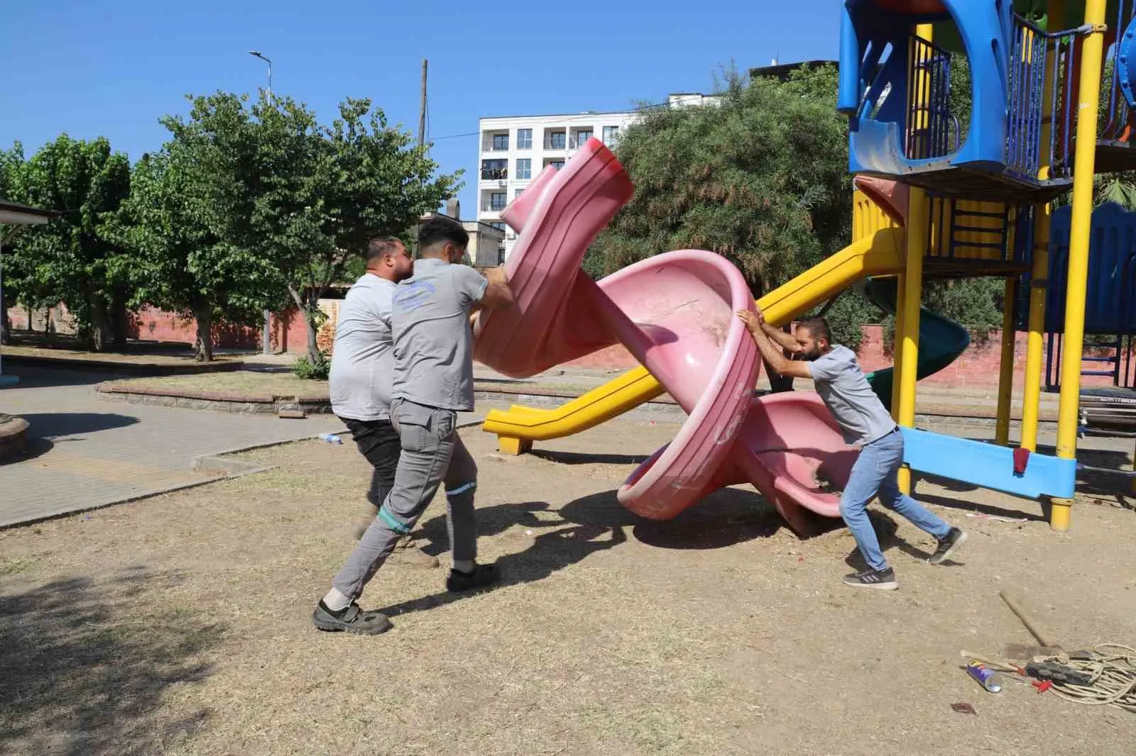 Nazilli’de oyun alanları için büyük revizyon: Minikler artık daha güvende
