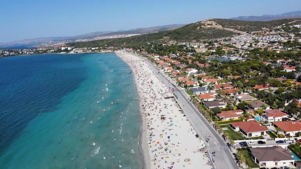 Çeşme’de sezon durgun diyenlere turizmcilerden rakamlı yanıt: Tesisler dolup taşıyor