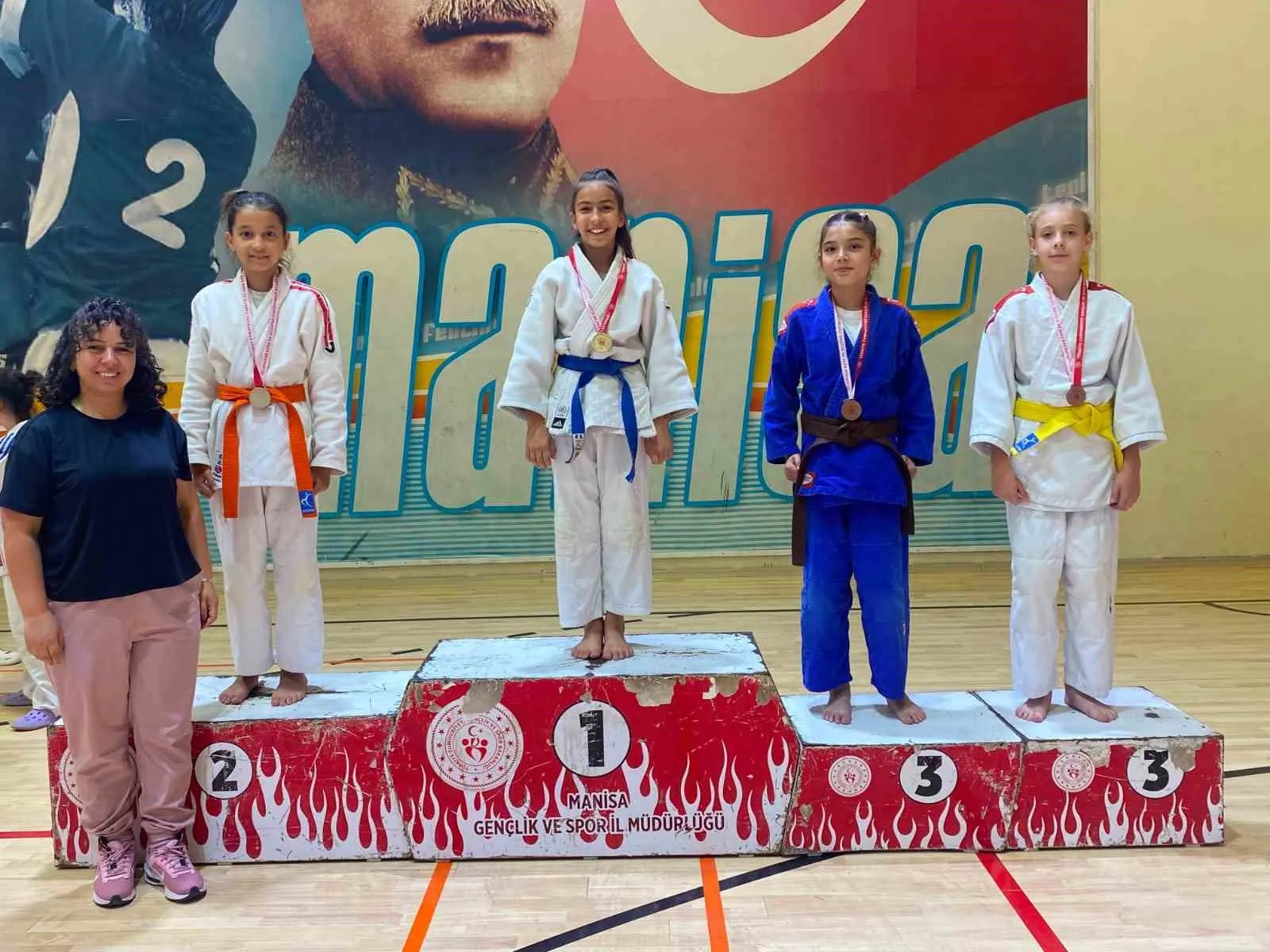 Salihli judonun genç yetenekleri Manisa’da madalyalara ambargo koydu