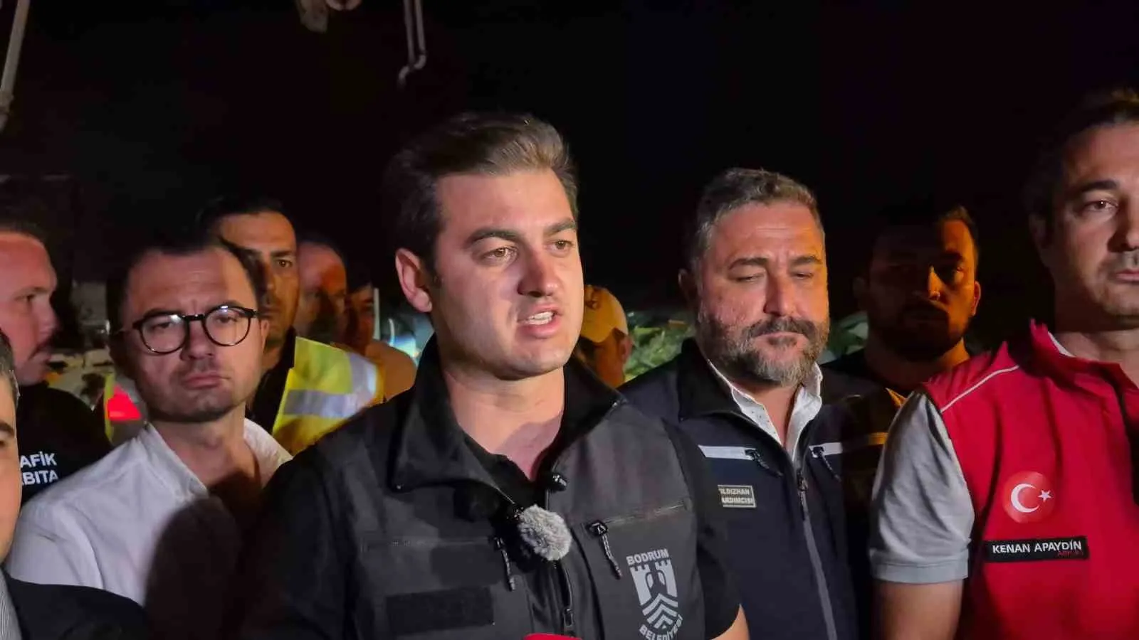 Bodrum'da geceyi aydınlatan korku dolu anlar: Alevler yerleşim yerlerinin kapısına dayandı