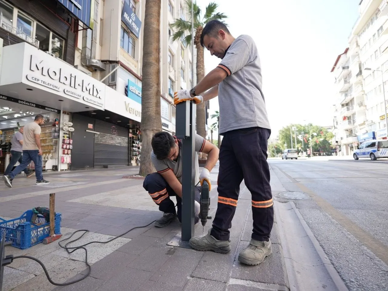 Denizli’de temizlik operasyonu: Hem ceza kesti hem geleceği inşa etti