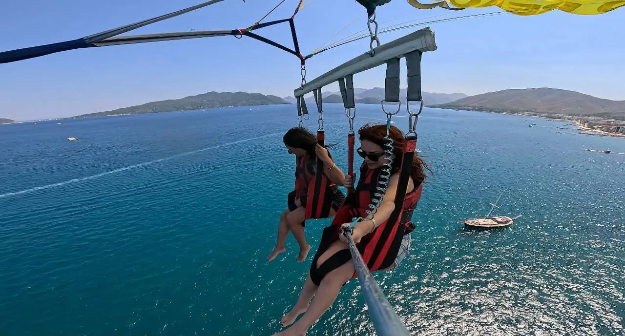 Marmaris’in mavi sularında yerli teknoloji fırtınası: Tatilciler jet car ile hız tutkusunu keşfediyor