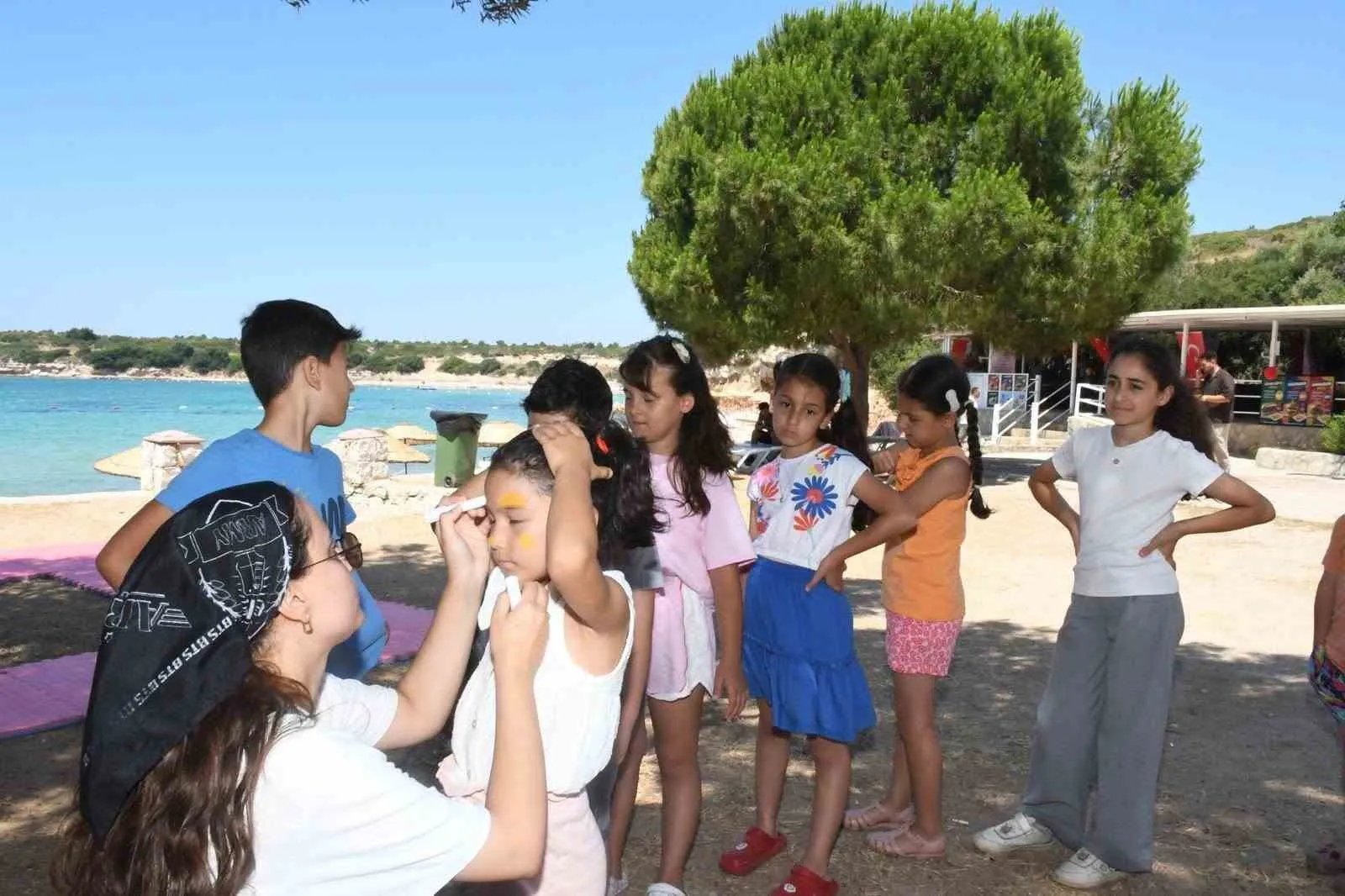 Akıllı cihazları bir kenara bıraktılar: Aydın’da aileler ekran değil bağ kurdu