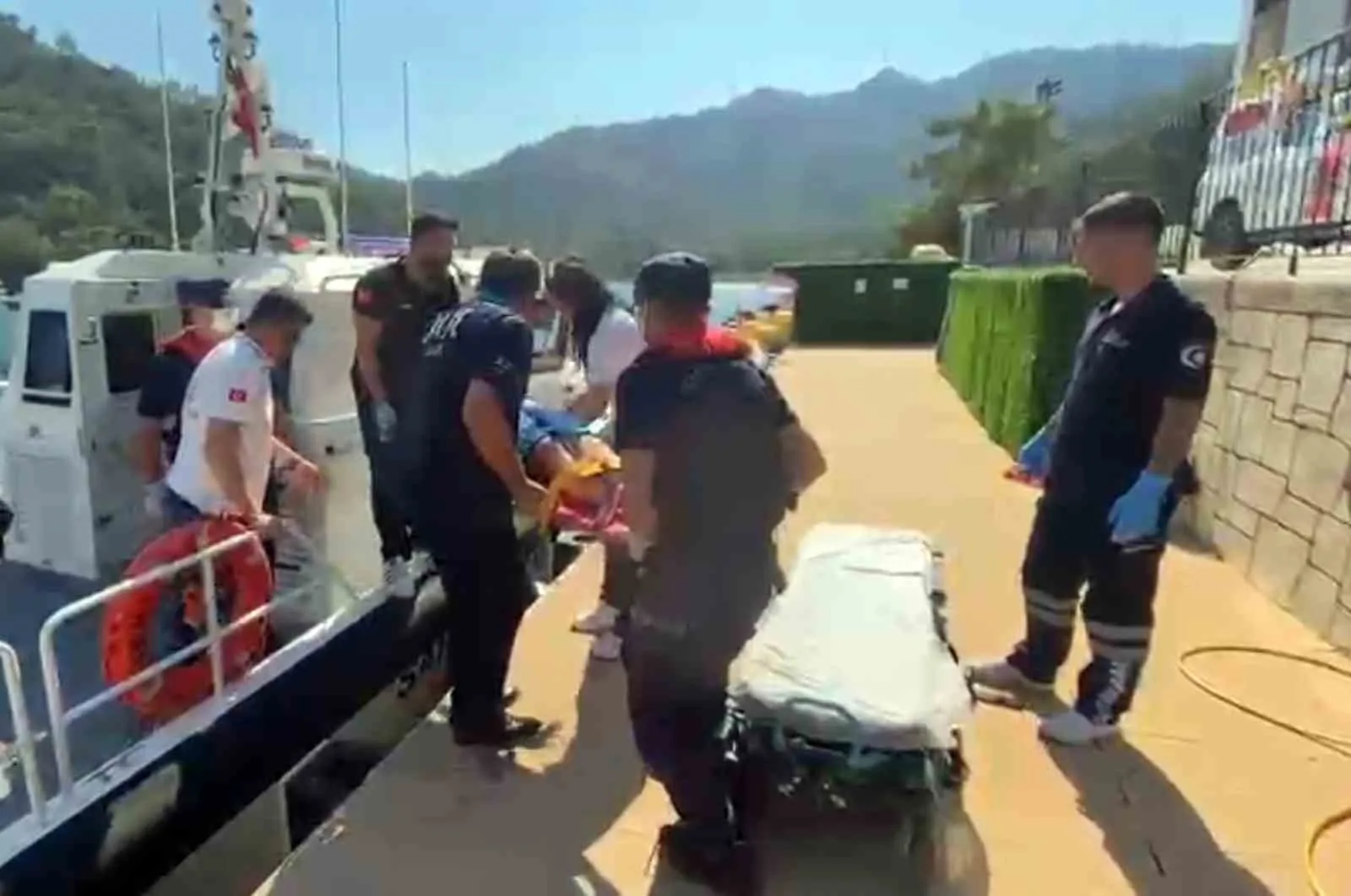 Fethiye açıklarında deniz üzerinde acil müdahale: İki yaralı için seferberlik