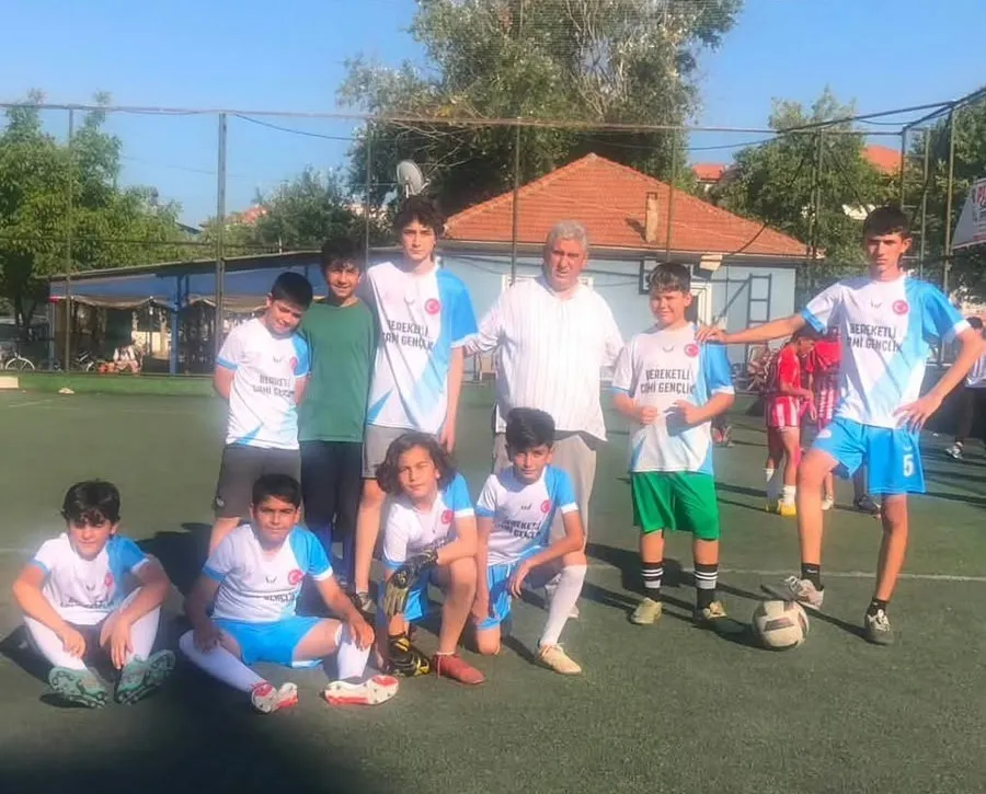 Sarıgöl’de yaz kursu öğrencileri futbolla kenetlendi: Camiler arası dostluk köprüsü