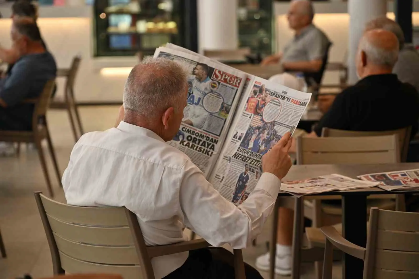 Emeklilerin yeni adresi: Manisa'da çaylar huzurla demleniyor